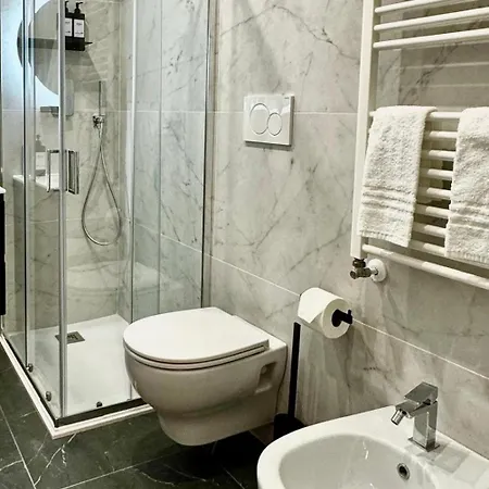 Guest house Eccelsobarese - Close To Airport Train Link